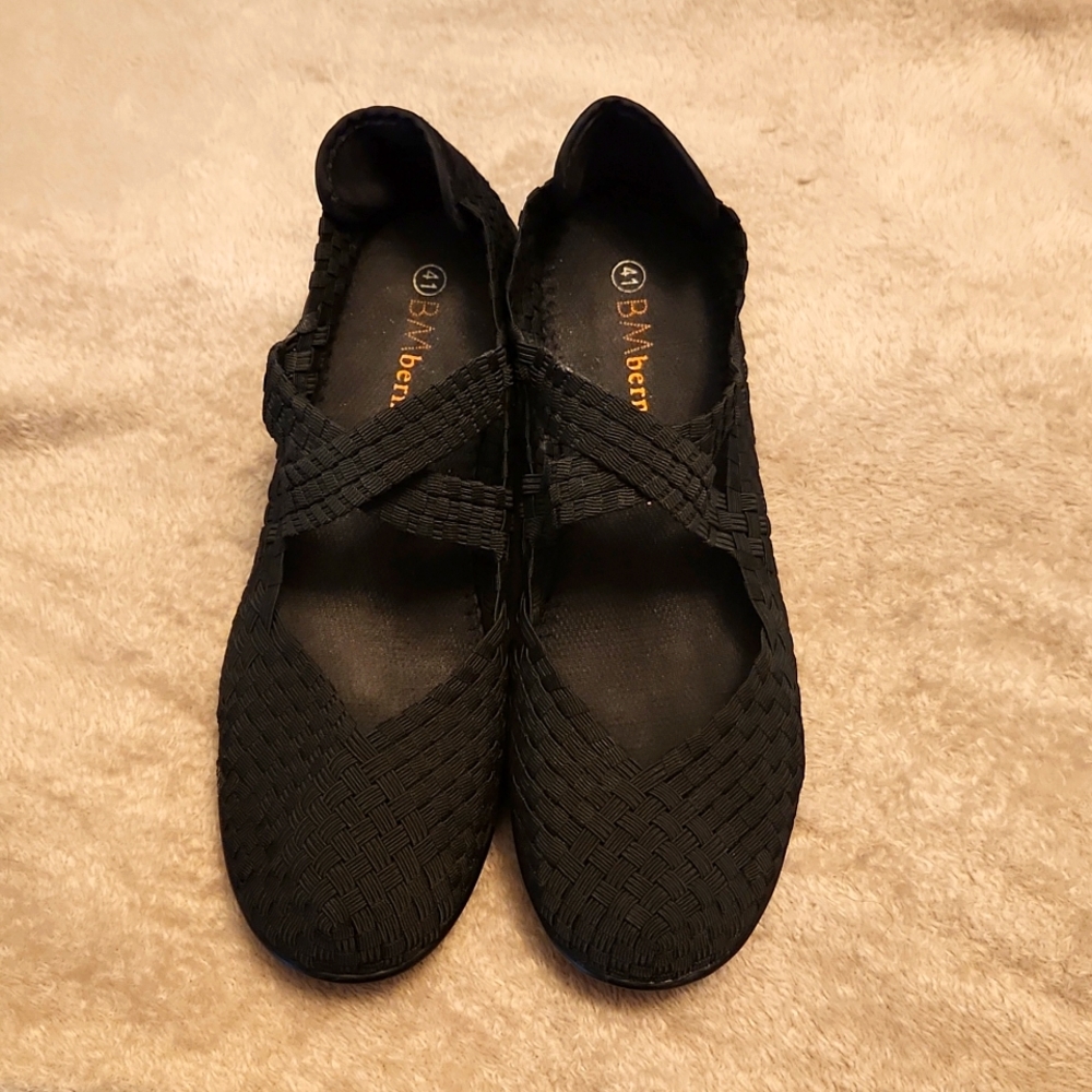 bernie mev. "bonnie" black criss-cross Mary Janes